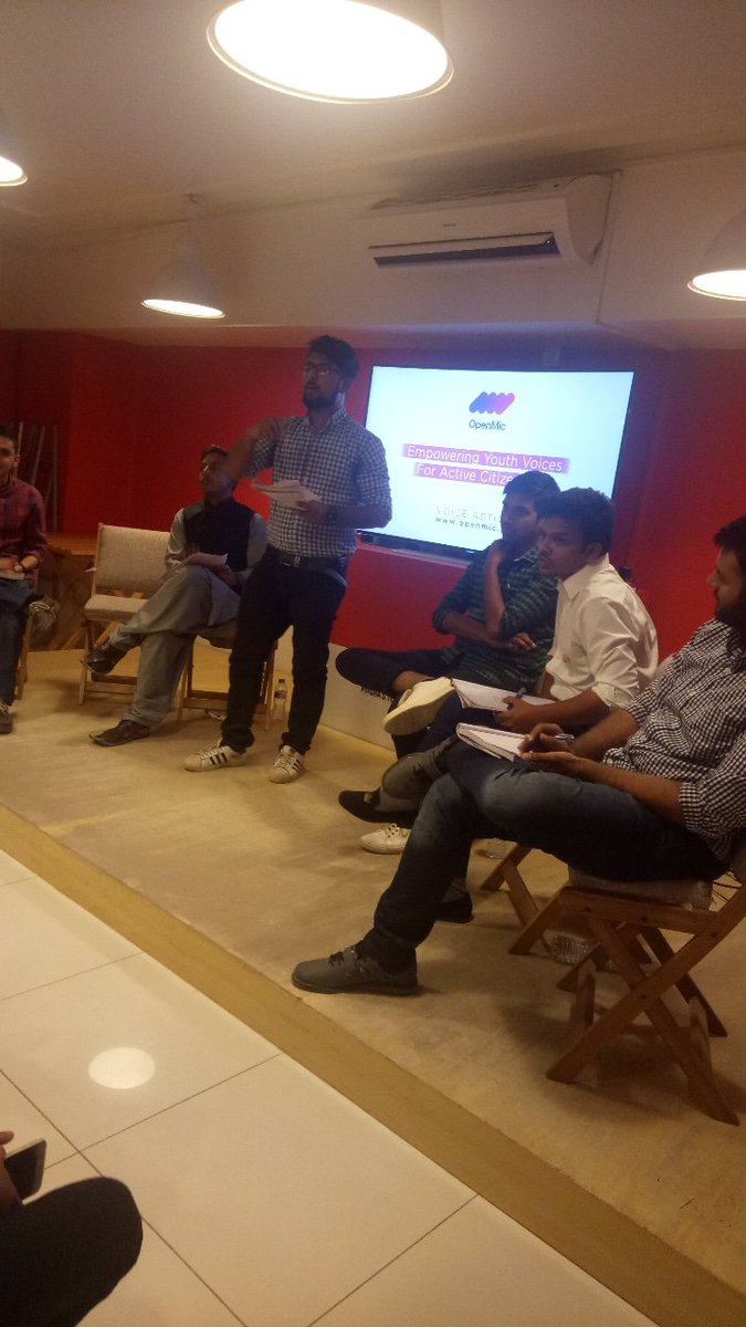 MishaWasim's tweet photo. Hammad junaid from NED University who is from government side point out the mistakes of opposition
#OpenMicPK https://t.co/E78jbFCeiW