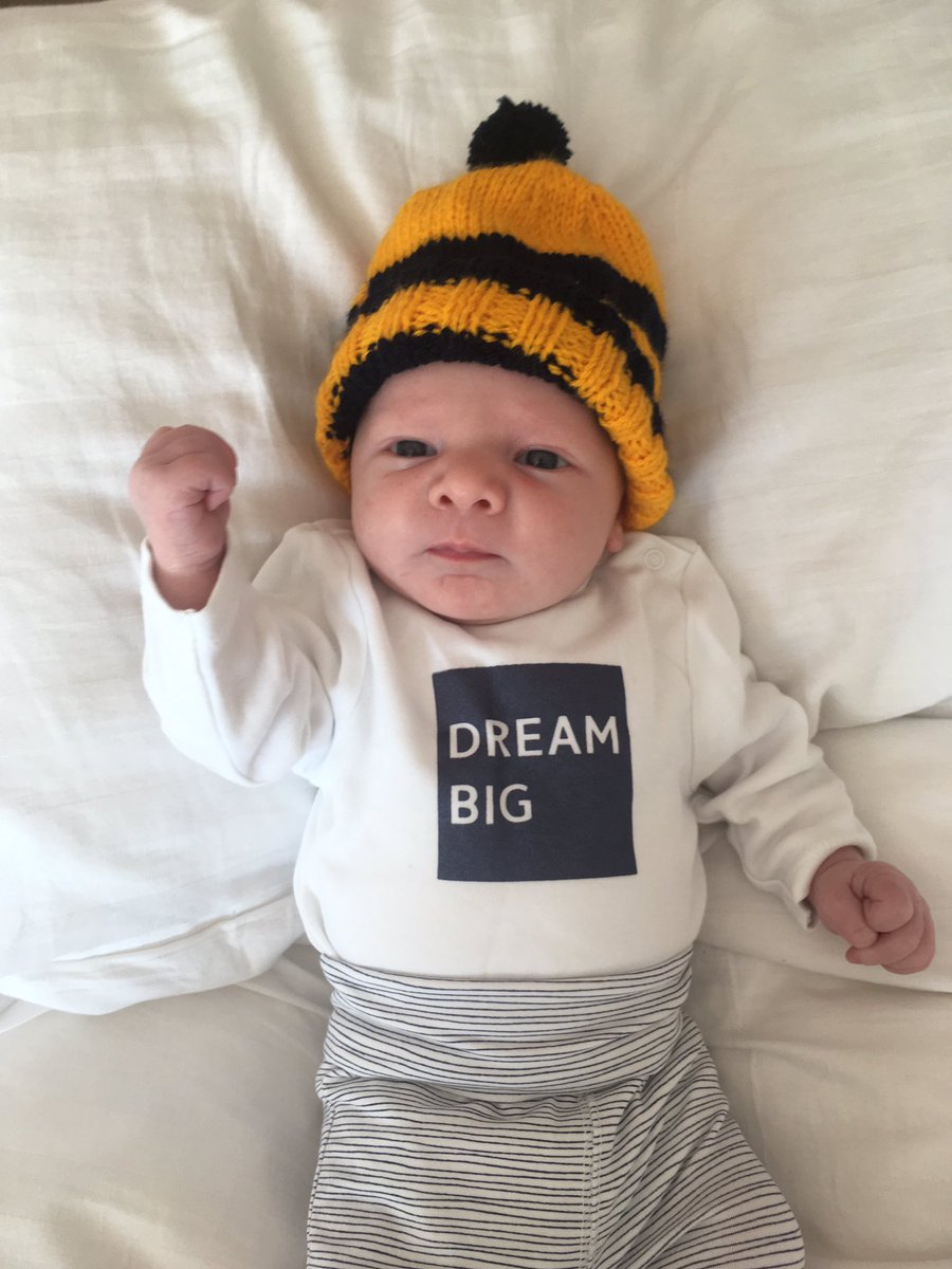 Ollie says Dream Big and bring her home ladies !! <a href="/MourneabbeyLFC/">Mourneabbey LFC</a>