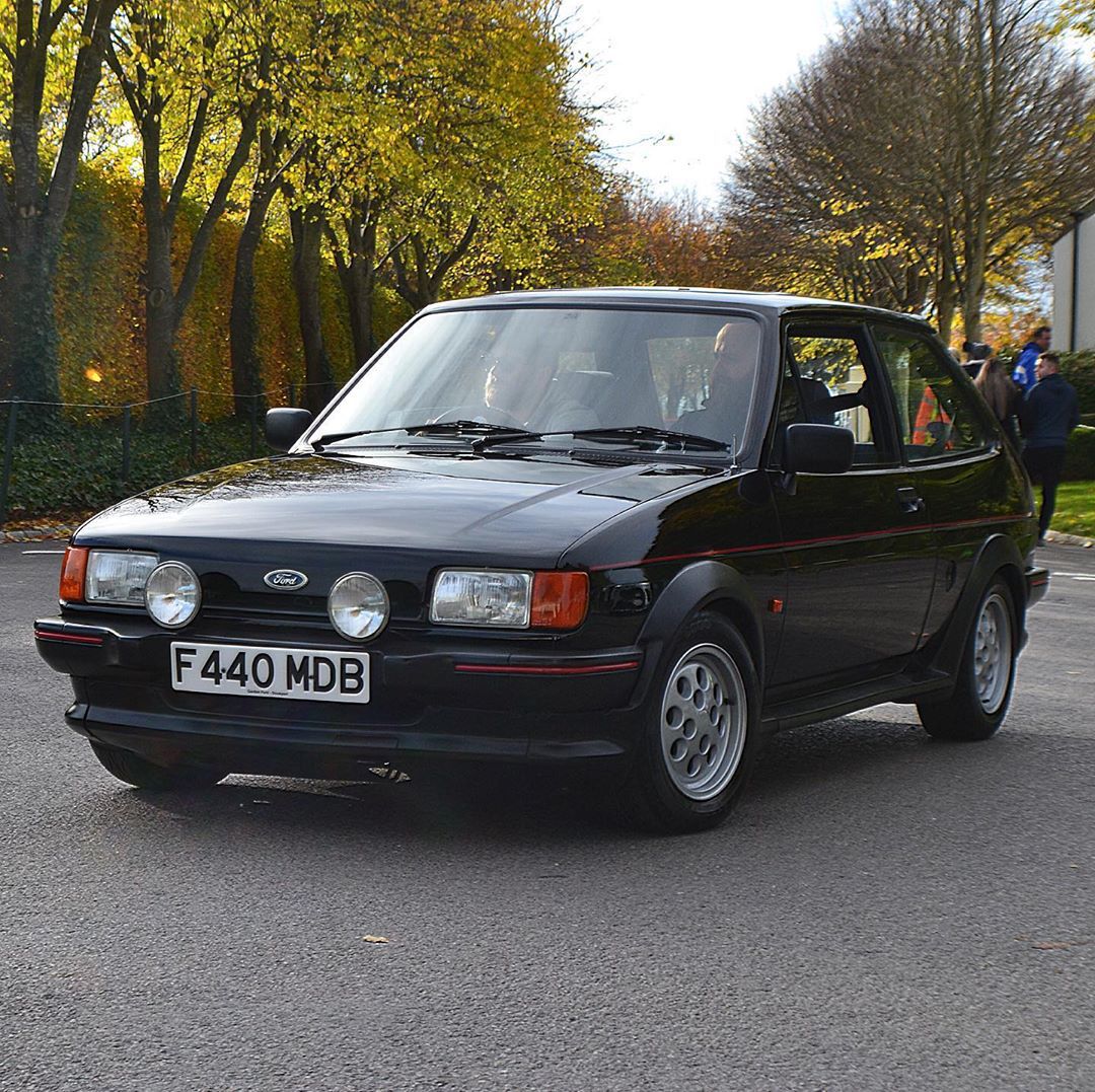 Ford Fiesta Mk2

📷: coolcarsuk

#heritageford #ford #fordxr2 #xr2 #classic #classiccarsdaily #classiccar #goodwoodbreakfastclub #classicford #fordclassic #ohsoretro #xr #retro #retrocarsdaily #80s #hothatch #drivetastefully #classicdriver #driveclassic #retroford #blueoval