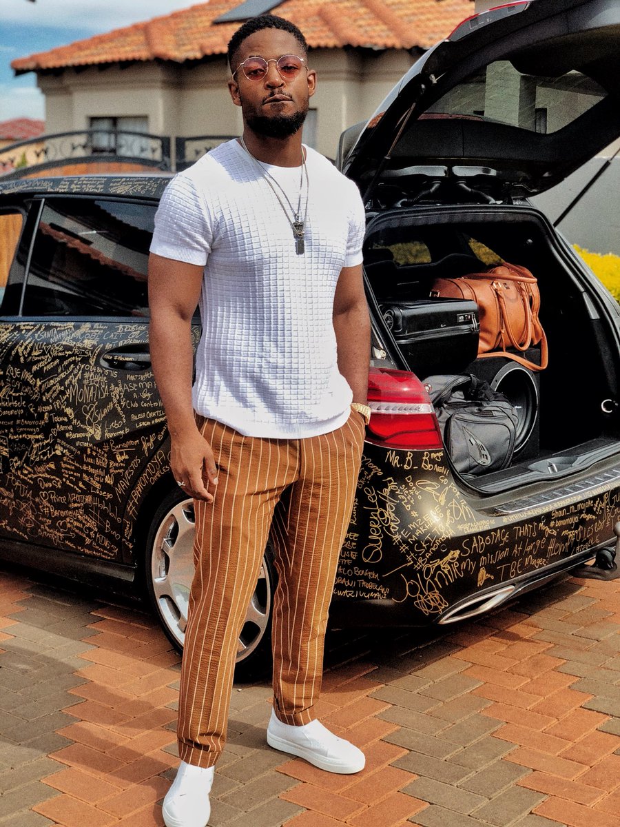 KabeloMusic's tweet photo. Clothes don’t make me look good, I make them look good. And the trick is to wear what makes you comfortable ✊🏾 https://t.co/7C0ZI8Mu80