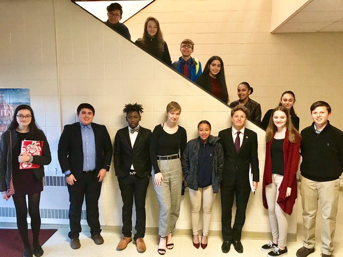 SHHS_Hearts's tweet photo. Good luck to the debate team today at Pomperaug! #GoHearts #ctdebate https://t.co/9sqlzvylbN