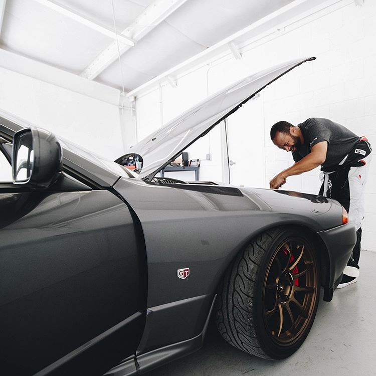Nissan GTR Skyline R32 ile hafta sonu yüksek performans için kontroller başlasın! Advan’lar hazır, sıra motoru kontrol etmekte!

#Advan #Nissan #Godzilla #Skyline #NissanSkyline #R32 #NissanR32 #GTR #NissanGTR #NissanSkylineR32 #jdm #onyokohamas #yokohamatire #onYokohamas