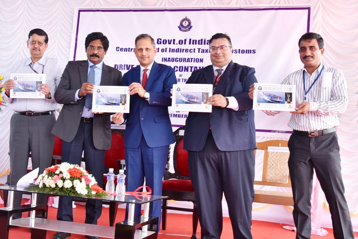 cbic_india's tweet photo. Chairman CBIC Sh. S Ramesh also released Time Release Study (TRS) Report of Cochin Customs.TRS measures relevant aspects of effectiveness of operational procedures carried out by customs &amp; other regulators in standard processing of imports &amp; exports to ensure #EaseOfDoingBusiness https://t.co/FiyRYACLX7