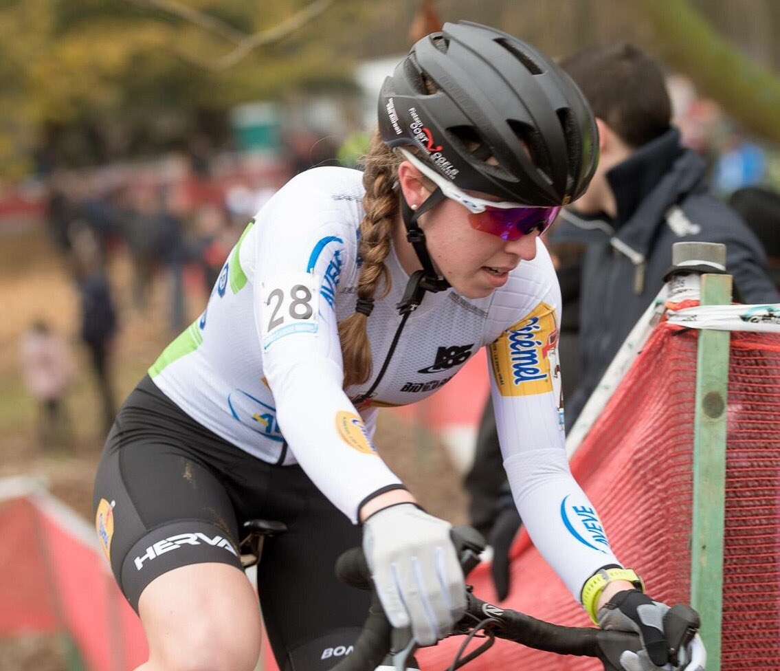 marctri185's tweet photo. Cyclocross Essen Elite Women.
Strong 13th place for first year junior @shirinvananrooij
#cecemel #aveve #tuvsud #185coachingcenter #mhmotivational #bioracer #trek #bontrager #sportoase #oakley #enervit #herva #garmin #grafityp #thevandal https://t.co/M0fOeVnggM