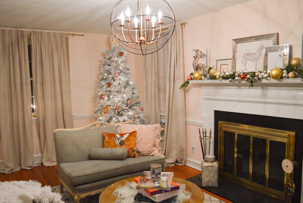 A Very Vintage Christmas Tree with Dollar Decorations ;) polished4pennies.com/a-very-vintage…