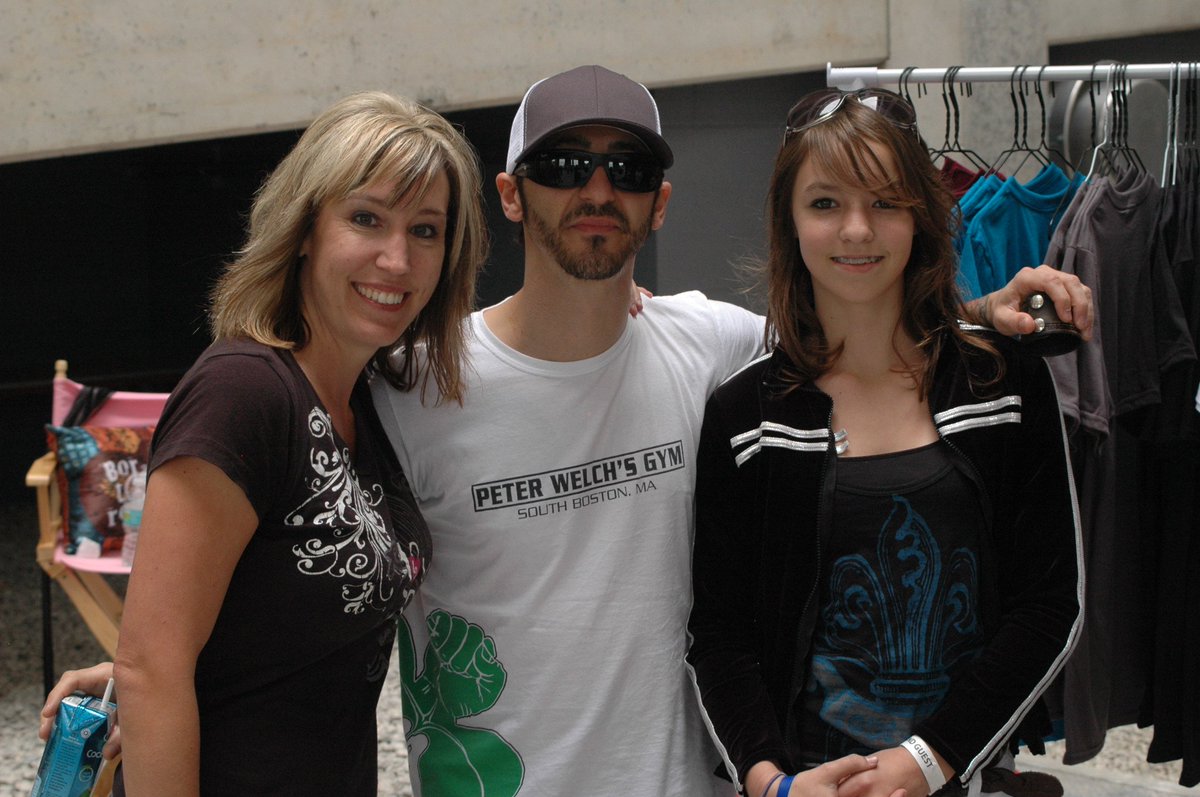 RockstarDivas's tweet photo. Listening to some @godsmack this #Saturday morning and getting super excited for @1011wjrr #EDBD26 AND @98rocktampabay #Rockfest next year! #Godsmack #Backstage #BackstageDivas https://t.co/nQ9cInqfub