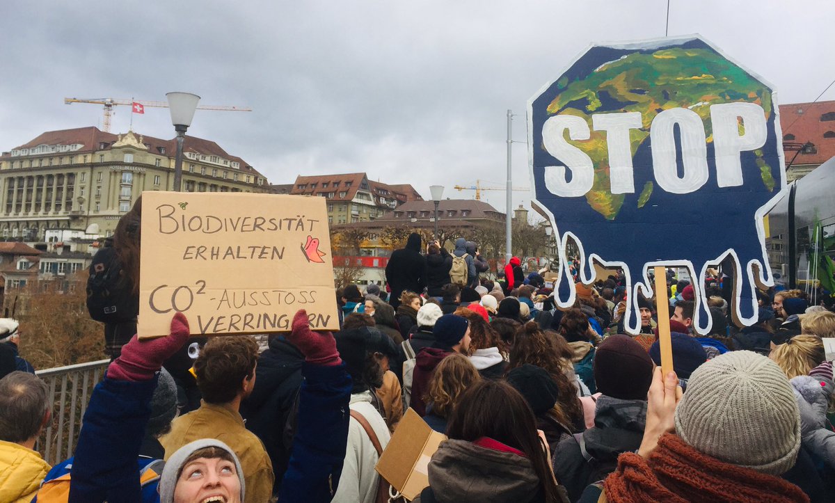 regulatschanz's tweet image. Laut &amp;amp; bunt am #KlimaAlarm. 
✋ #stopclimatechange