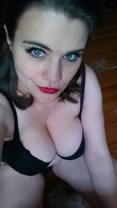 Sold another #CustomClip sold on @iWantClips! https://t.co/h4ATdUt08V  #iwant #customvideo https://t