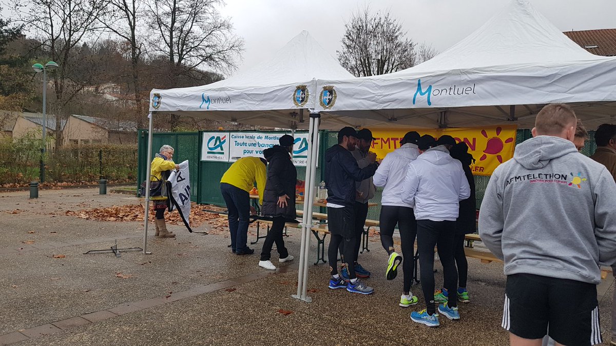 ubeda04's tweet photo. La caisse locale Credit Agricole de Montluel soutient AFM Téléthon 2018.  Présence lors du ravitaillement des 500 kms pour la Dysplasie septo-optique @DamironMichel @ca_centrest @Ville2Montluel @PatriceGERARD13 @delphinegazar https://t.co/tvT7uticGx