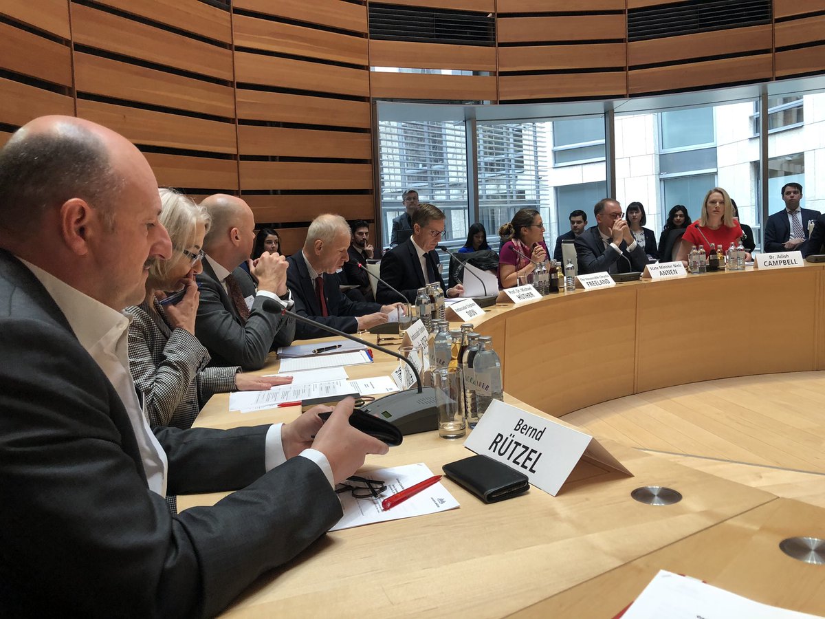 canjenmay's tweet photo. In-depth “think in” on trade and multilateral cooperation with #AtlantikBruecke dialogue today. Thanks to all participants, especially @YDCanada delegates! @CanadaFP @CanEmbGermany @daviddeissner @Ailish_Campbell @SdB_dip @cafreeland @GermanyInCanada https://t.co/k35ds1idpQ