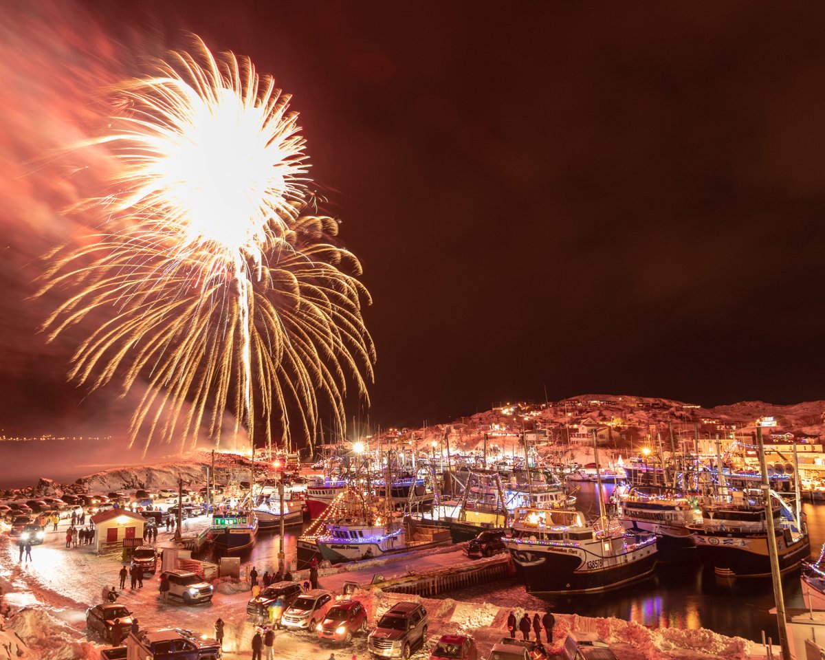 The fireworks over the boats last night, combined with the freshly fallen snow, was a spectacular sight in Port de Grave! Was awesome to part of the Boat Lighting celebration again this year! #nlwx