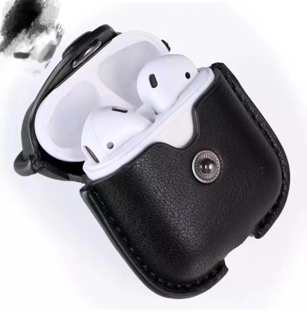 olympicyim1's tweet photo. AirPods cloth~ https://t.co/b4EMvJfYsi