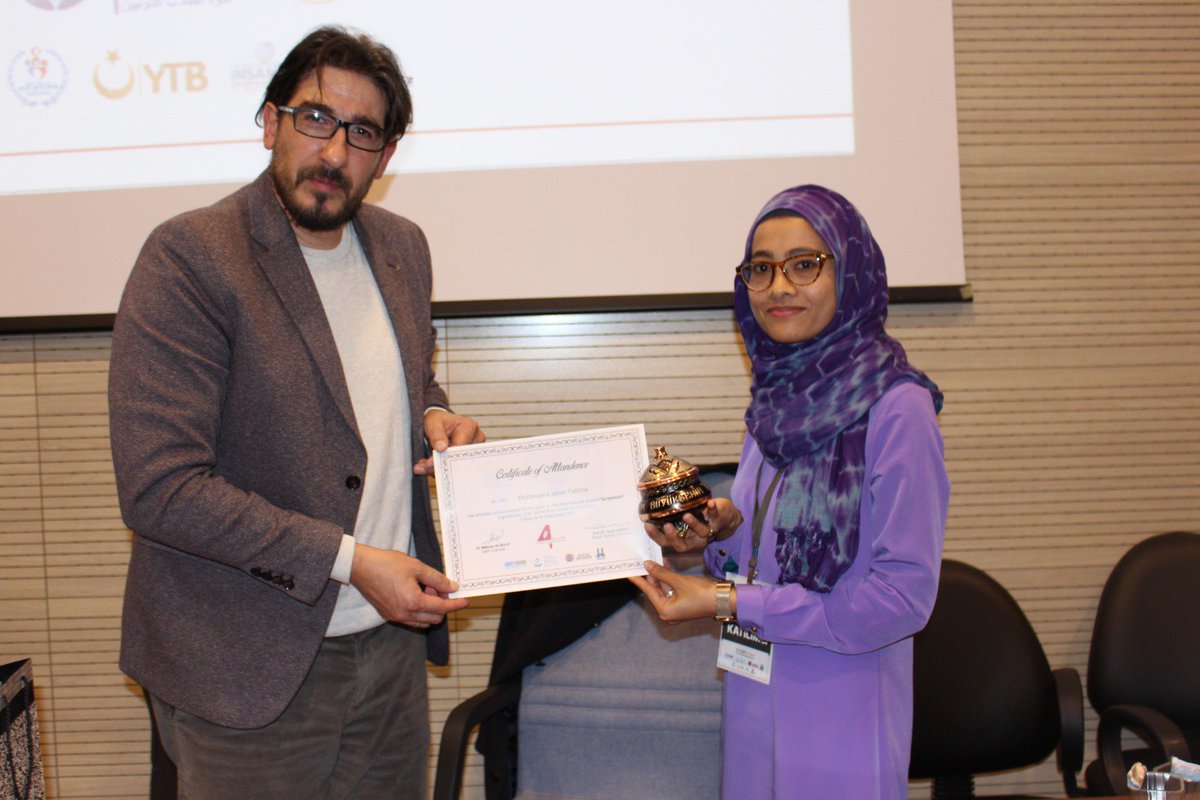 4. Uluslararası Öğrencilik Sempozyumu ikinci oturum bildiri sunumları hediye takdimleri ile sona erdi.#UDEF <a href="/UDEForgtr/">UDEF</a>