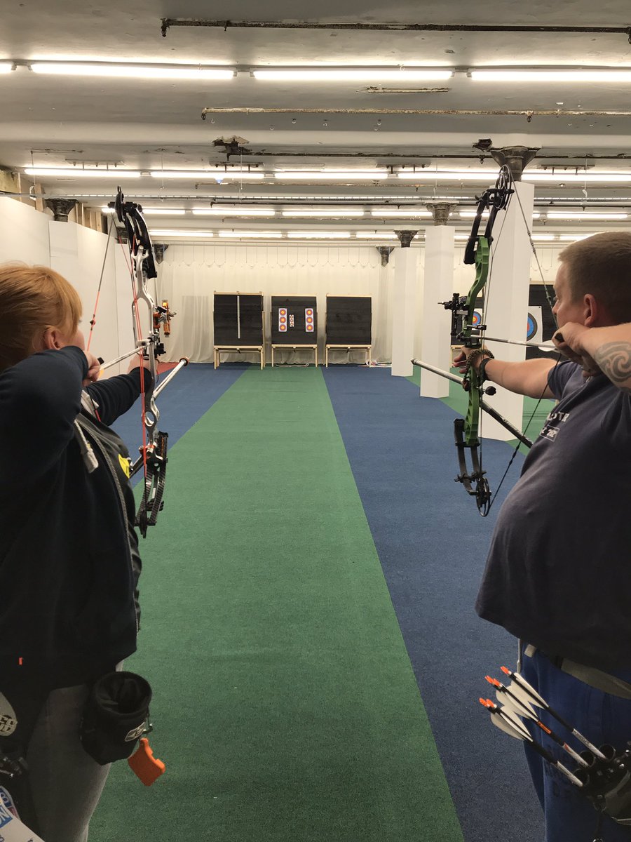 Third end and Paul and Hallie face of in this high stakes archery shootout. #spinnersmillarchery #archery #shootformoney