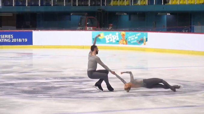 動画 フィギュアスケートで女性選手が落下し失神 アシュリー ケイン ティモシー ルデュク組 まとめダネ 動画 フィギュアスケートで女性選手が落下し失神 アシュリー ケイン ティモシー ルデュク組 まとめダネ