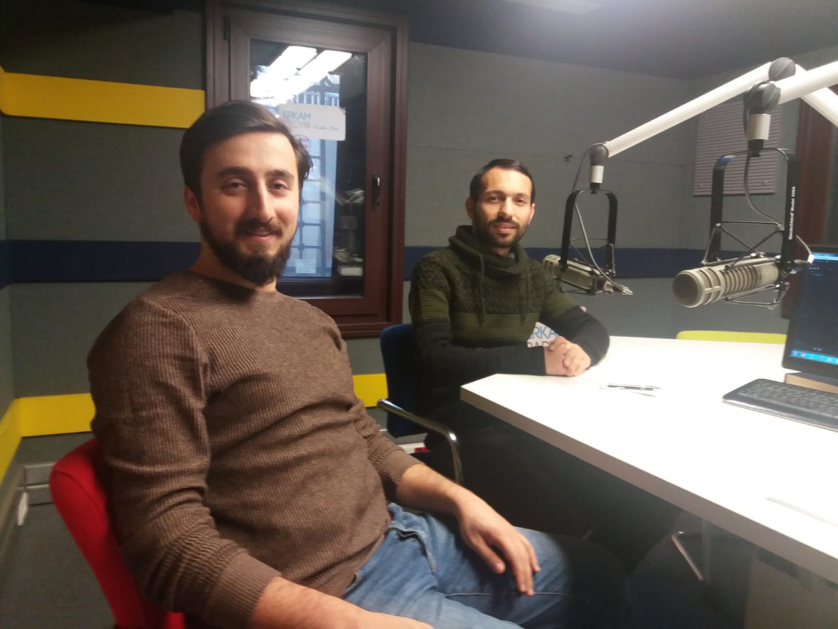 "4×4"te bu hafta sevgili Merdan Haniyev'i konuk ediyoruz. Türkmenistan'dan Türkiye’ye inşaat işçisi olarak gelişinden felsefe doktorasına uzanan ilginç hikayesine kulak vereceğiz.

Bugün saat 19.00'da Erkam Radyo'dayız.