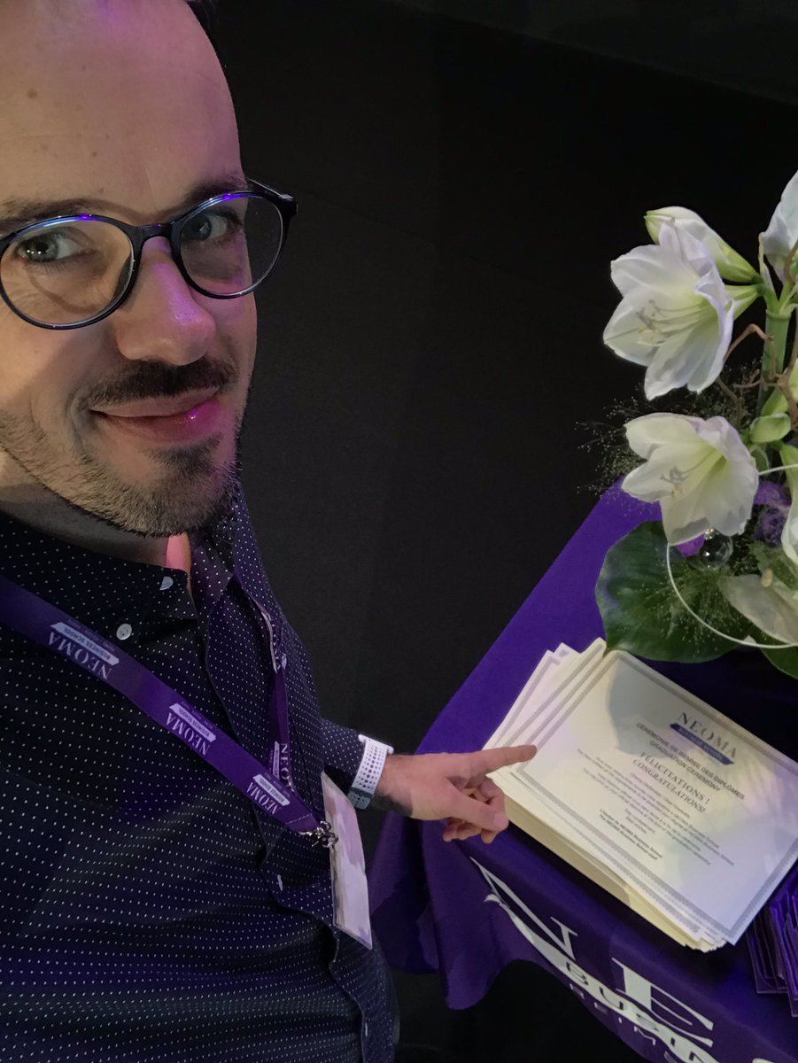 aliasbou's tweet photo. H-1 Les précieux sésames n’attendent plus que leurs diplômés 📜👩‍🎓👨‍🎓#NEOMAbs2018 https://t.co/eST6DLB4Lb