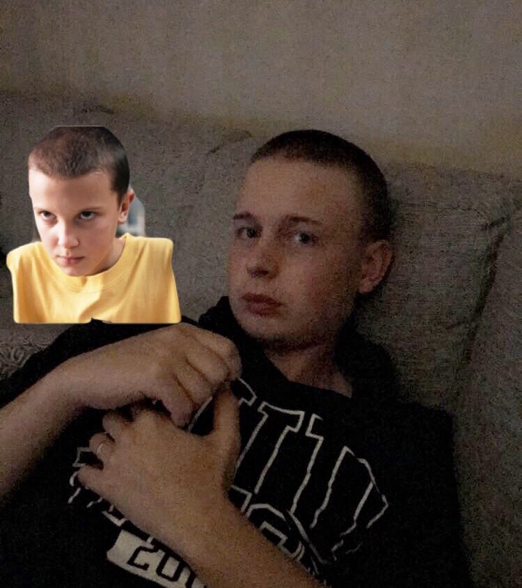 SagaJonsson's tweet photo. Fyfan i hellllvete vad kul det var när Simon rakade av sig håret i somras och såg ut som Eleven i stranger things????? 
Skratta ihjäl mig https://t.co/k7hOmEg58g