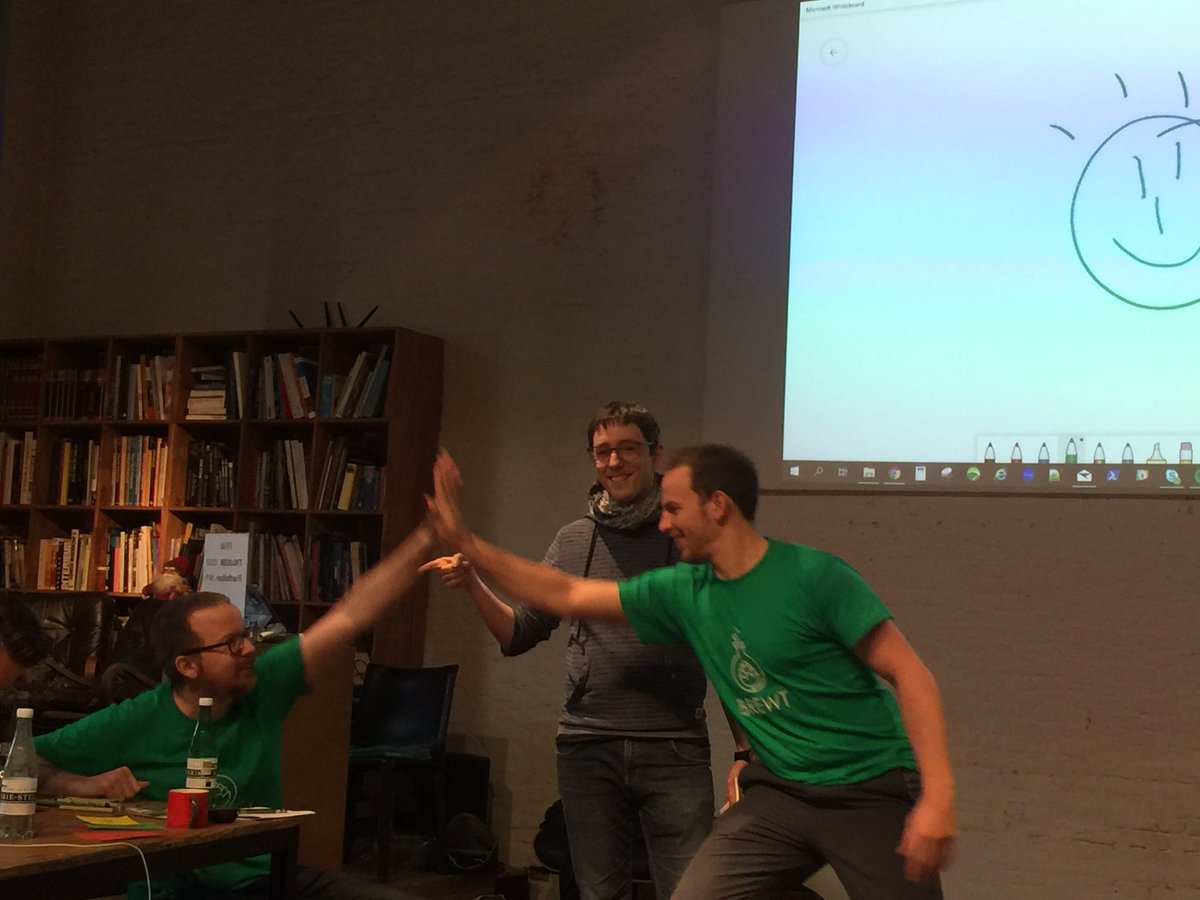 Dr. Bäumchen tweet media