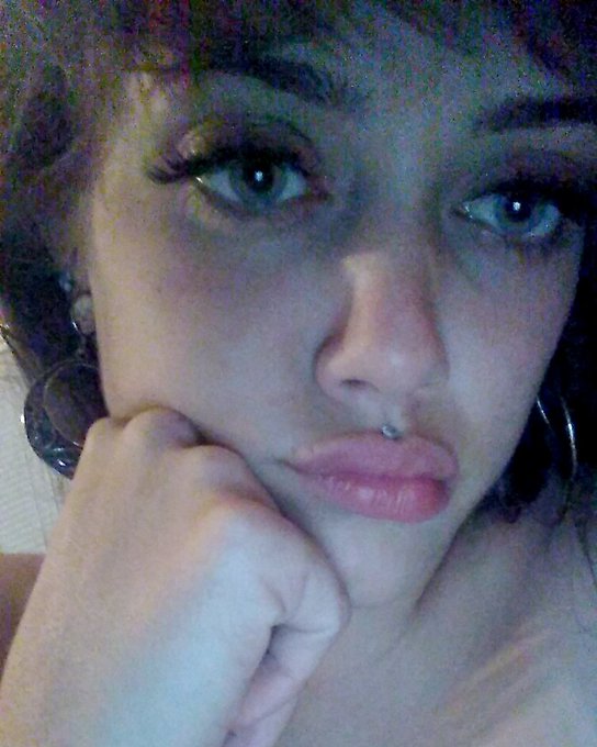 I've had a horrible past 24hrs. Read my last tweet-thread and make today less horrible for me 💔 https://t<a href="/tag/manyvids"class="tags"><span>#manyvids</span></a><a href="/tag/mvsales"class="tags"><span>#mvsales</span></a>