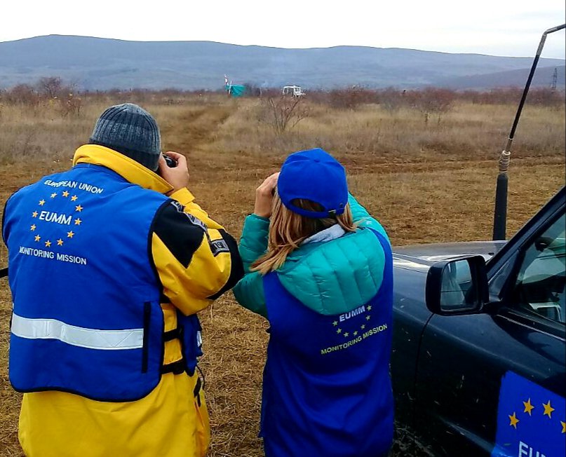 erik_hoeg's tweet photo. Great photo of our Field Office Gori team patrolling in Atotsi area. #EUMM continues to closely follow situation at ABL 24/7. No new #borderisation observed during last days. Looking forward to discussing developments at the Ergneti #IPRM & give update at upcoming #GID next week. https://t.co/Yf4caCjlzd