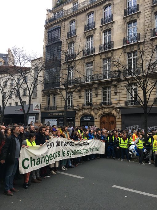 Voir l'image sur Twitter