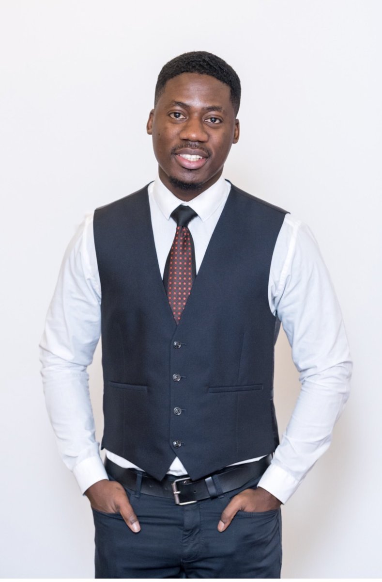 iamkobbyofori's tweet image. .@HarrisonPhair came thru with these nice bonus pics from #grad18 .. Thanks Nick ! they look fab !👌🏽. First one luks really dope tho 😉#stayhumble