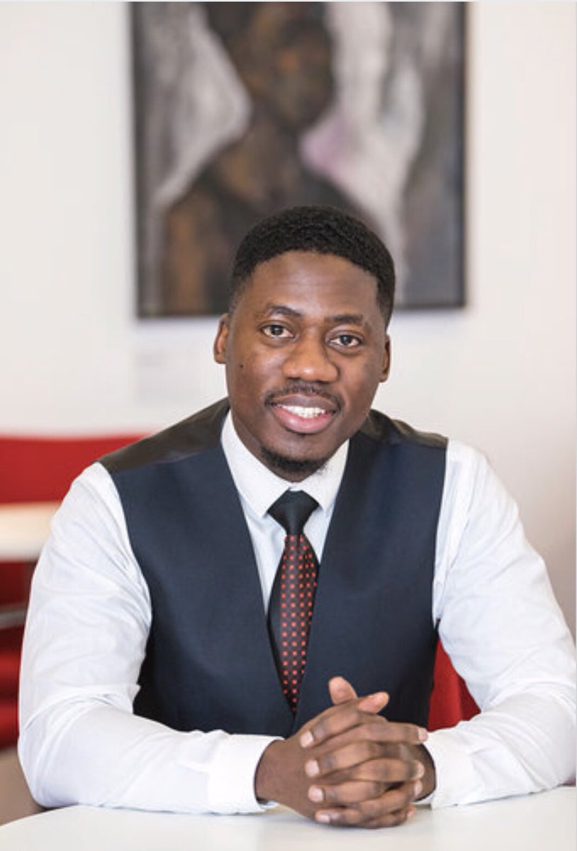 iamkobbyofori's tweet image. .@HarrisonPhair came thru with these nice bonus pics from #grad18 .. Thanks Nick ! they look fab !👌🏽. First one luks really dope tho 😉#stayhumble