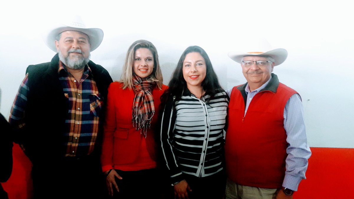 CoralLunaVzque1's tweet photo. "Formador de Formadores".
#SomosPRI
#PRITexcoco
#IRH
@alfredodelmazo
@AlejandraDMV https://t.co/waCiBVGgs7