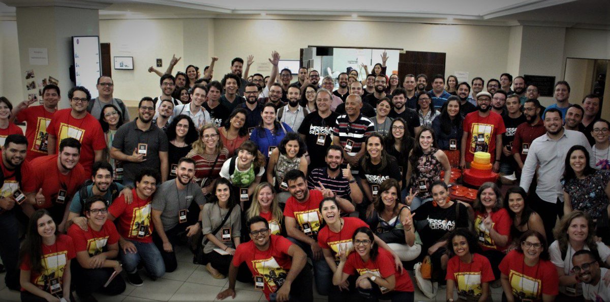 O bolo dos 10 anos do <a href="/agilidaderecife/">Agilidade@Recife</a> . Casa lotada de gente a fim de aprender, compartilhar e interagir. Obrigada a todos que me deram mais este presente: participantes, palestrantes, patrocinadores, apoiadores e organizadores.  #sejaagilvisse #agilidaderecife10anos