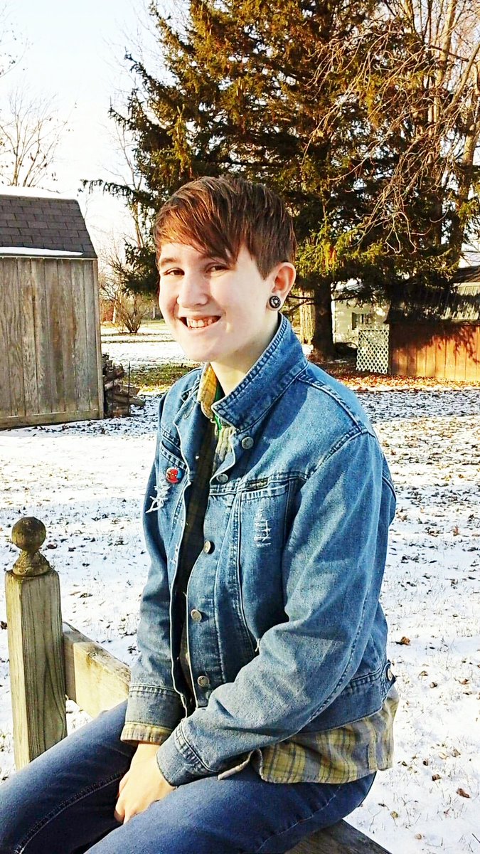 Happy Birthday to me. I got my hair chopped off! 💛