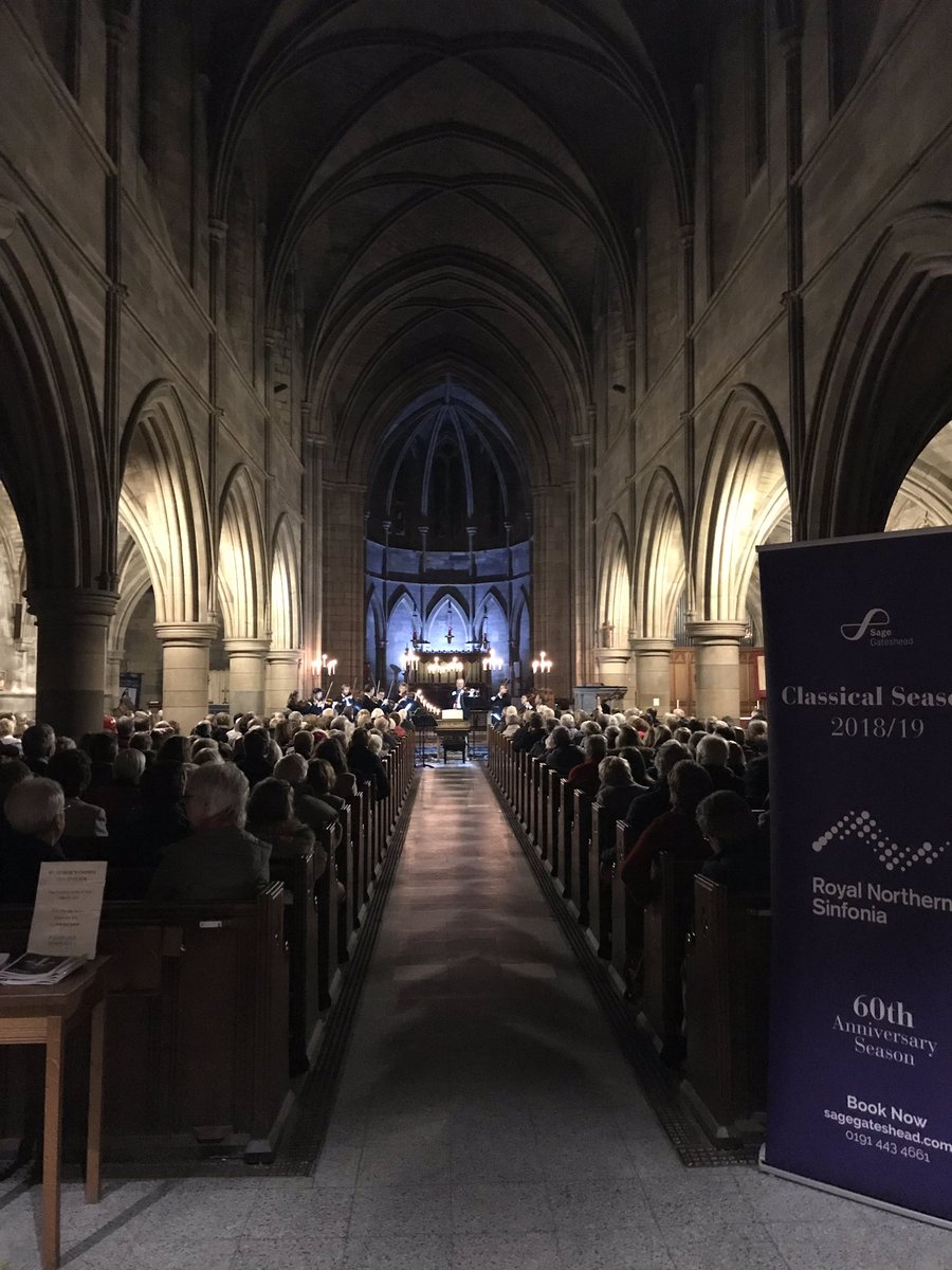 I’m in the beautiful *sold out* St George’s Church, Cullercoats tonight for the third night of the #BaroqueChristmasbyCandlelight tour from <a href="/RNSinfonia/">Royal Northern Sinfonia</a>