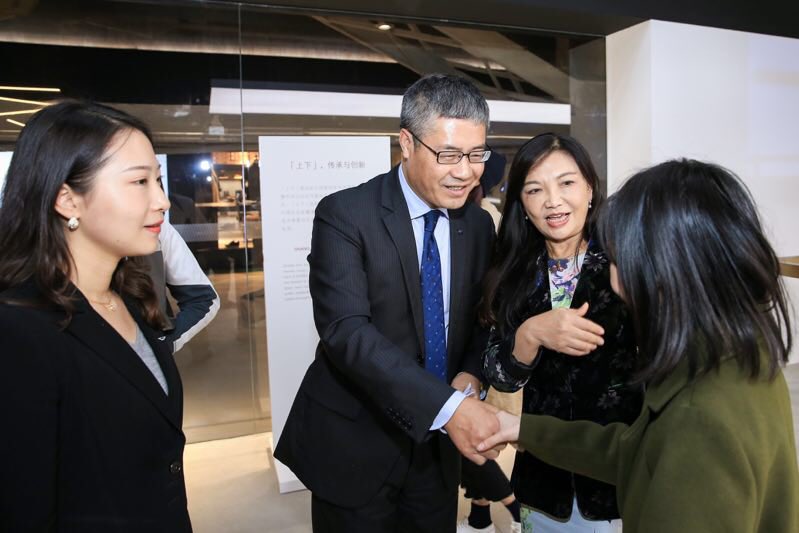QingQingwang04's tweet photo. Successfully co-organised a #luxury&amp;innovation workshop with @SJTU_SMD at the new venue of @astonmartin in Shanghai the #house of beautiful https://t.co/H2wKXoYTHD