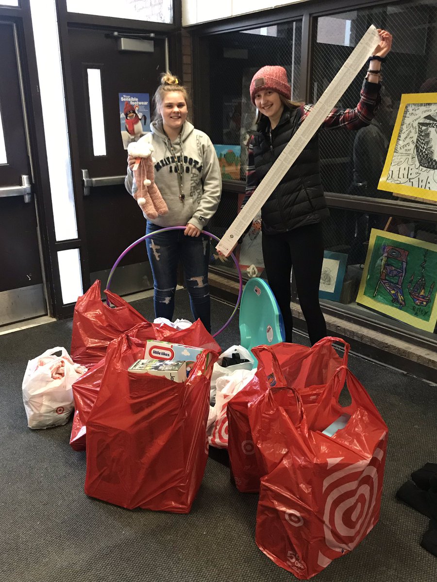 MoraStudCo's tweet photo. Thank you to the #MoraSchools students who donated to the toy and food drive! We are excited to donate all the food and gifts pictured AND we have $800 to donate to the local food shelves! 

CONGRATS to the 10th graders who won the drive competition by having the most donations! https://t.co/EJo2JctpAD