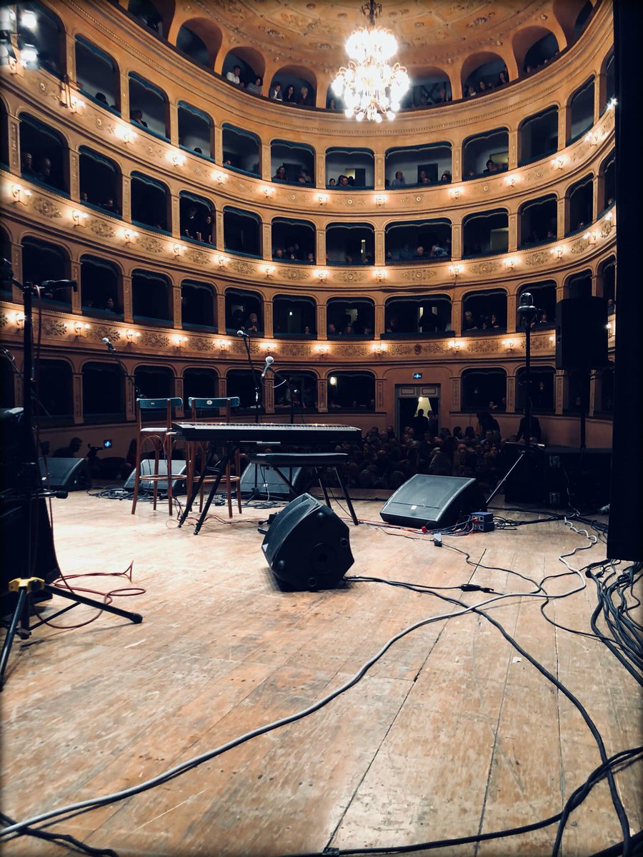 jeffreygmusic's tweet photo. ☀️Light of Day: Lugo 🇮🇹@TeatroRossini @lod_foundation @OmnivoreRecords @LadyLakeMusic https://t.co/bfPCk5xMRr