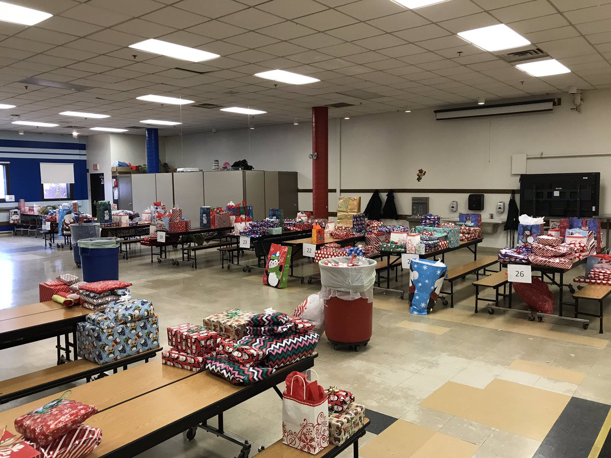 A big thank you to all our parents and volunteers for making Holiday Helpers a huge success👍! <a href="/MPS_News/">Minneapolis Public Schools</a> @associateronmps #Giving #HaleToday