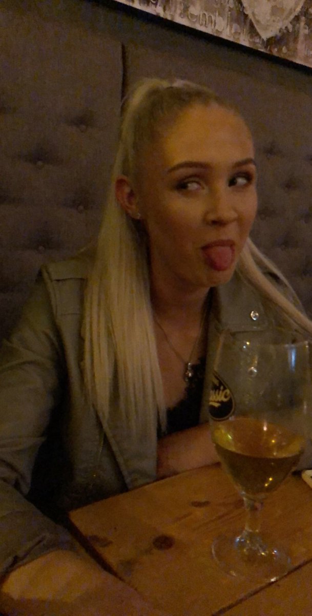 Troðið þessum tungum aftur uppi ykkur það er ekkert heillandi við þetta. 
Virðingarfyllst - allir yfir 18 ára