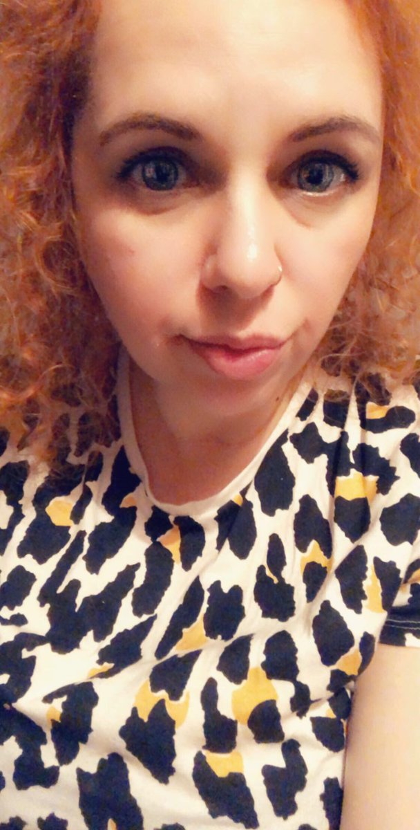 ivylostinpages's tweet photo. Tired pizza face ...after a long hard day ...visiting my dad in hospital now I try not to thinking so much and tomorrow again. Monday I get more infos #dadissick #dadisill #dadistkrank #sorgen #worrys #family #private #leo https://t.co/O0SvMMDoRK