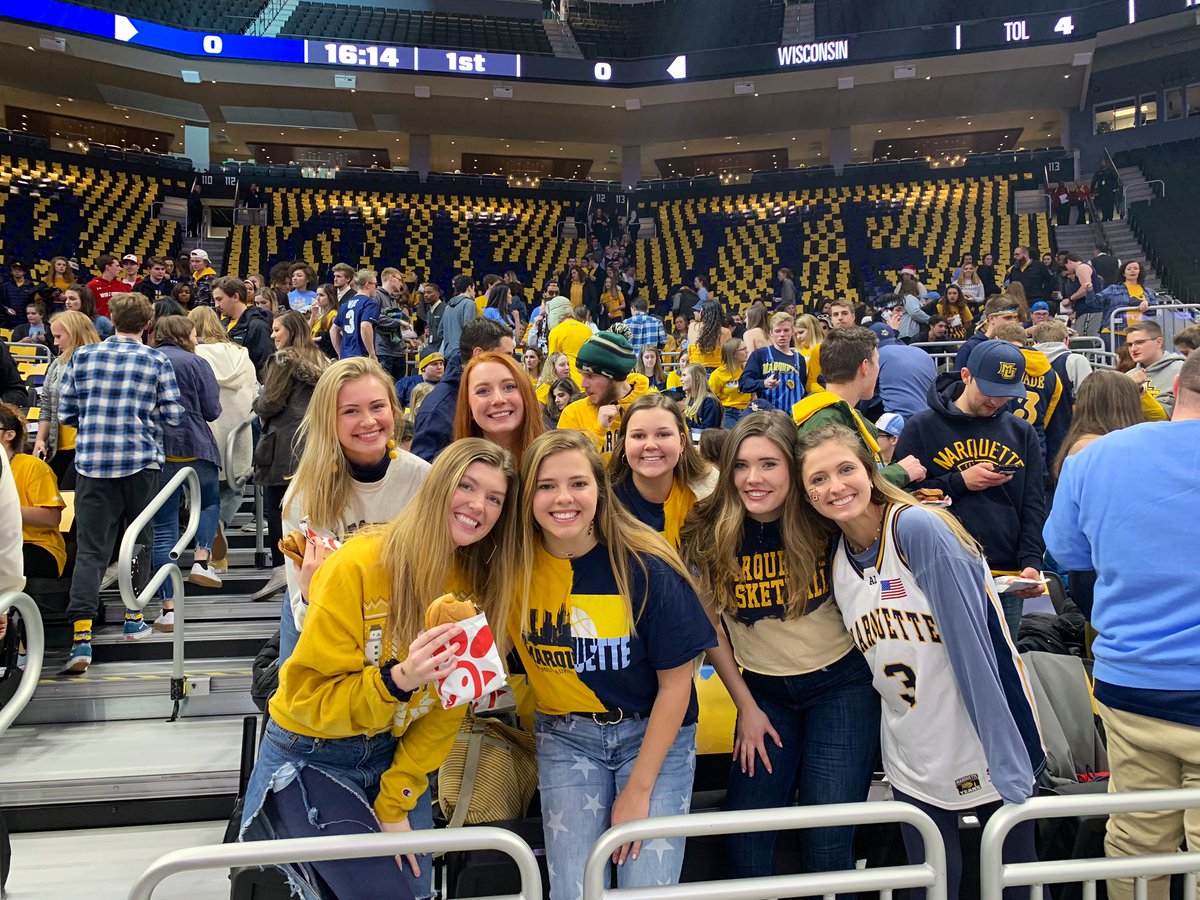 MarquetteMBB's tweet photo. The sea of blue and gold is pouring in... 🌊

Come and get your @ChickfilA, @MarquetteU students! #mubb https://t.co/krr46OcqQe