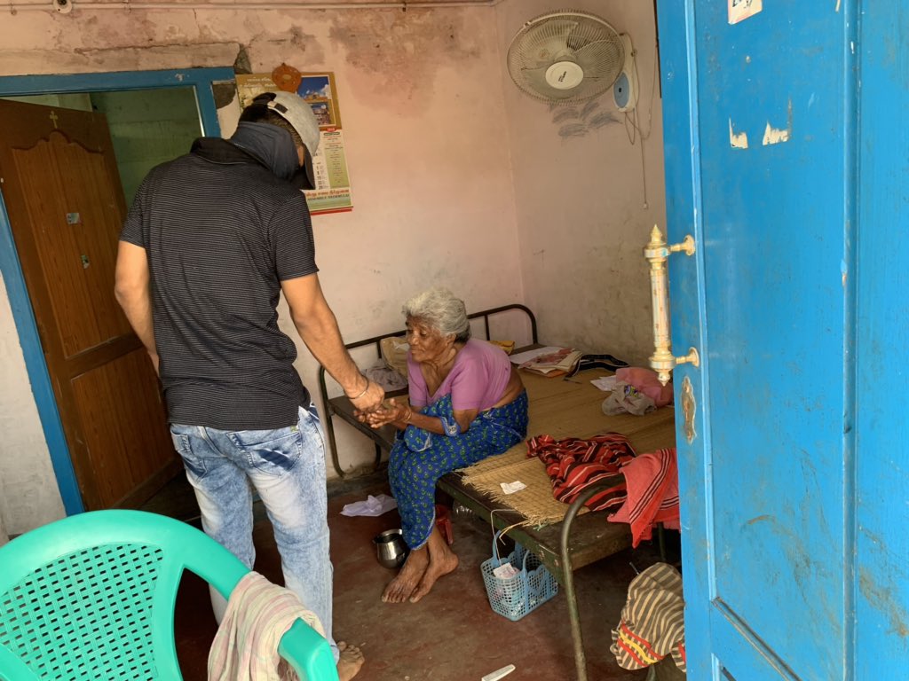 thisismeabhi's tweet photo. Usually I don’t stand in pics while doing these things bt since d donors wanted pics of the people nd the village nd also wanted me 2 be in the pics,this s 4 them.Thank u so much every1,I guess I did my best 4 our people in delta.@Troll_Cinema @Numinous_2 #SaveDelta #GajaCyclone https://t.co/LNfB7Rc1Vf