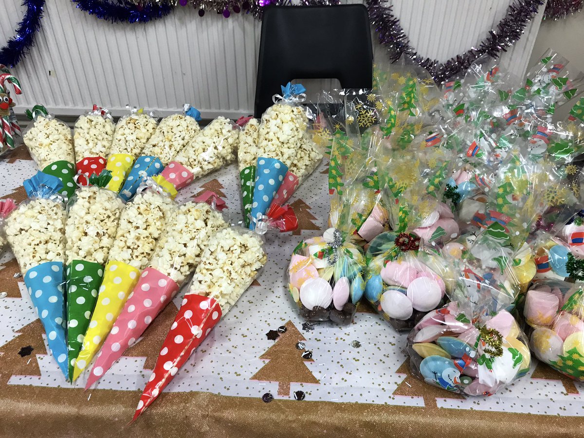 DrAyshaRaza's tweet image. Fab time with #FatherChristmas today at #SmithFarm #Greenford #Northolt #Ealing Amazing #SantasGrotto &amp;amp; Christmas shopping!