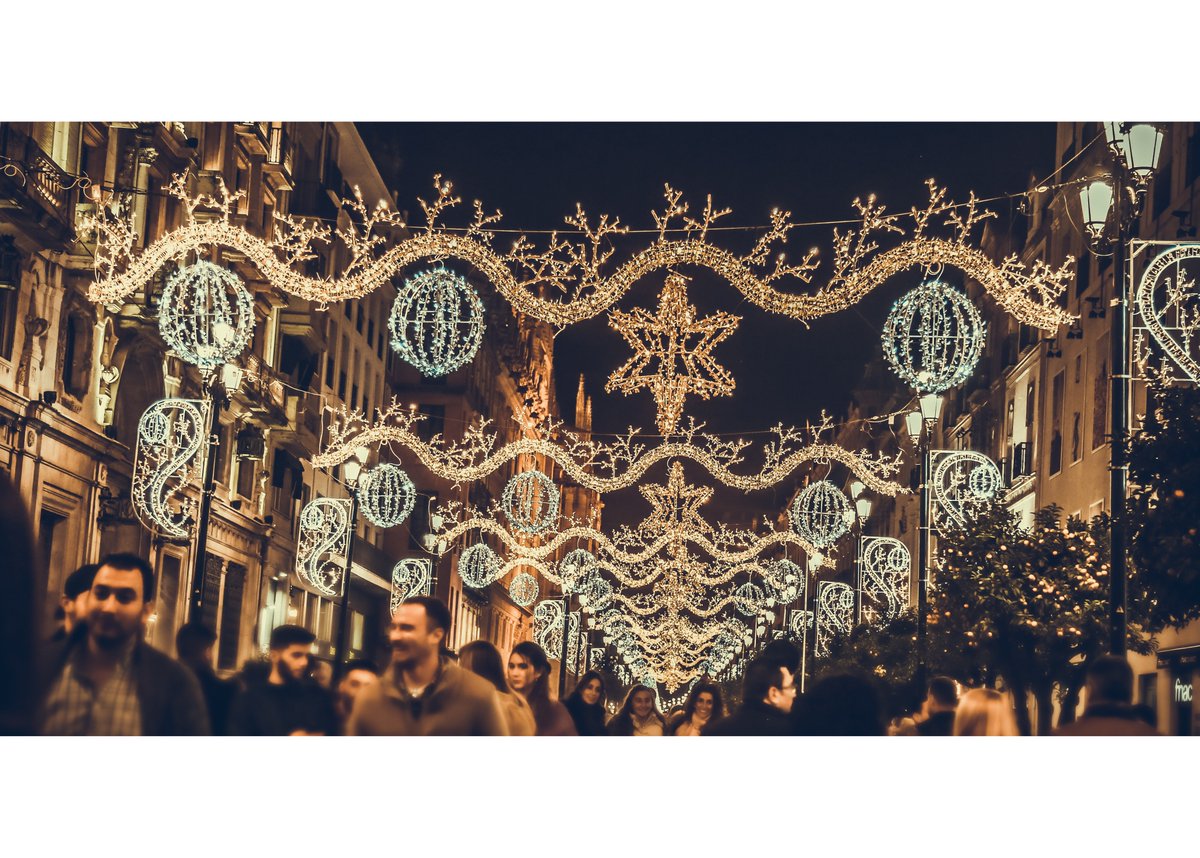 UrbanoSevilla's tweet photo. Así recibió Sevilla la inauguración del alumbrado navideño 2018.
#Sevilla #Navidad #Navidad2018 https://t.co/I1JHPPw7tJ
