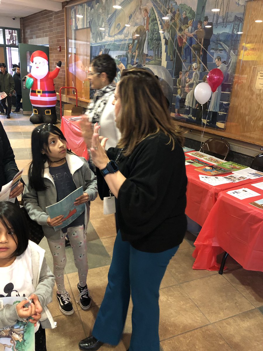 peekskillbasics's tweet image. Peekskill Basics Members talking to families at the Saturday Academy at Peekskill Middle School today!! #peekskill #peekskillbasics