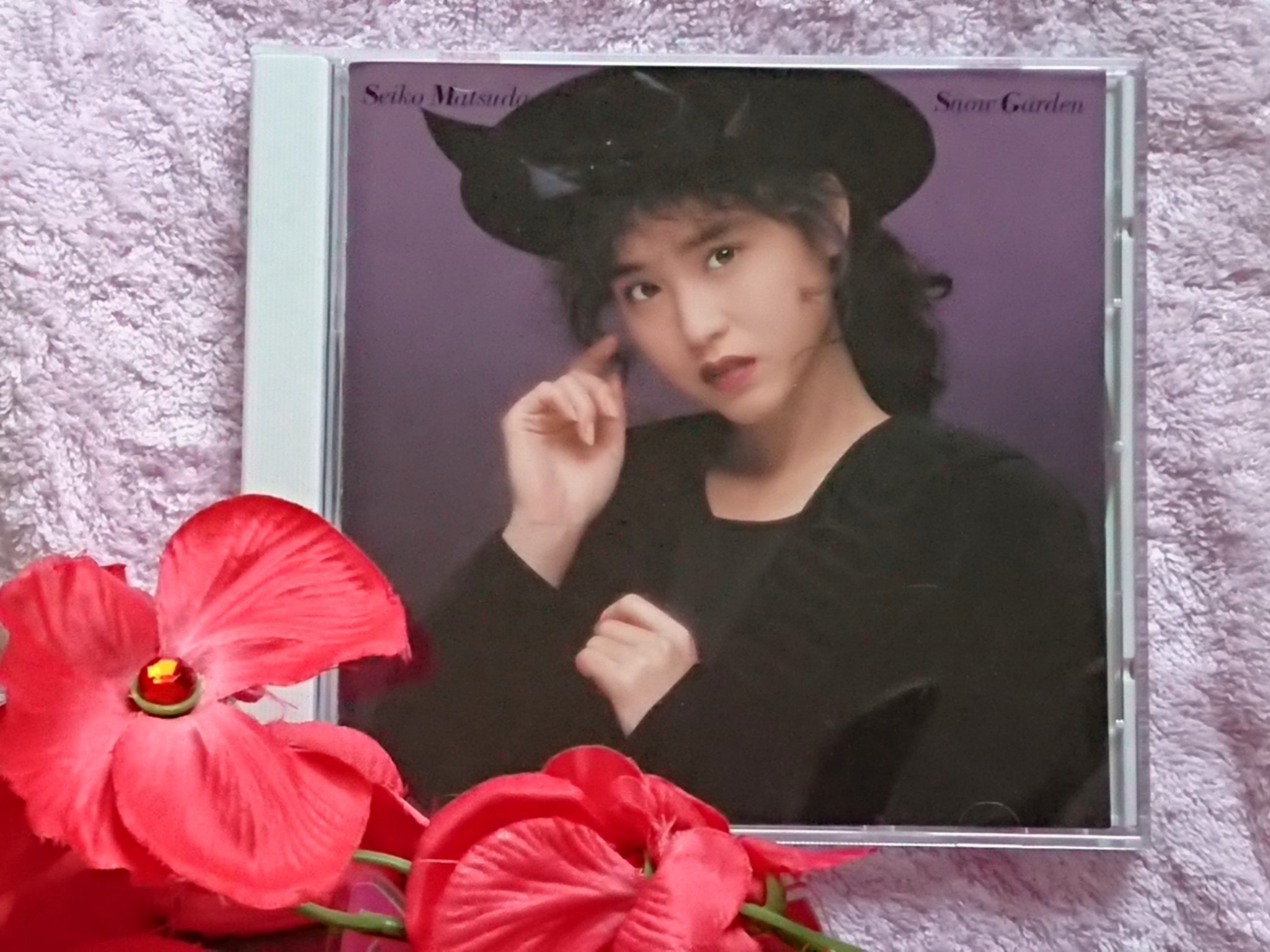 うずまき アルバム Snow Garden 1987 松田聖子 クリスマスに賑わう街 徐々に駆け足になるヒール 迫り来る時を告げる鐘 無情にも発車する汽車を見つめ 行かないで と立ち尽くす そんな光景が浮かぶイントロダクションには 驚きと感動を覚えた うずまき アルバム Snow Garden 1987 松田聖子 クリスマスに賑わう街 徐々に駆け足になるヒール 迫り来る時を告げる鐘 無情にも発車する汽車を見つめ 行かないで と立ち尽くす そんな光景が浮かぶイントロダクションには 驚きと感動を覚えた