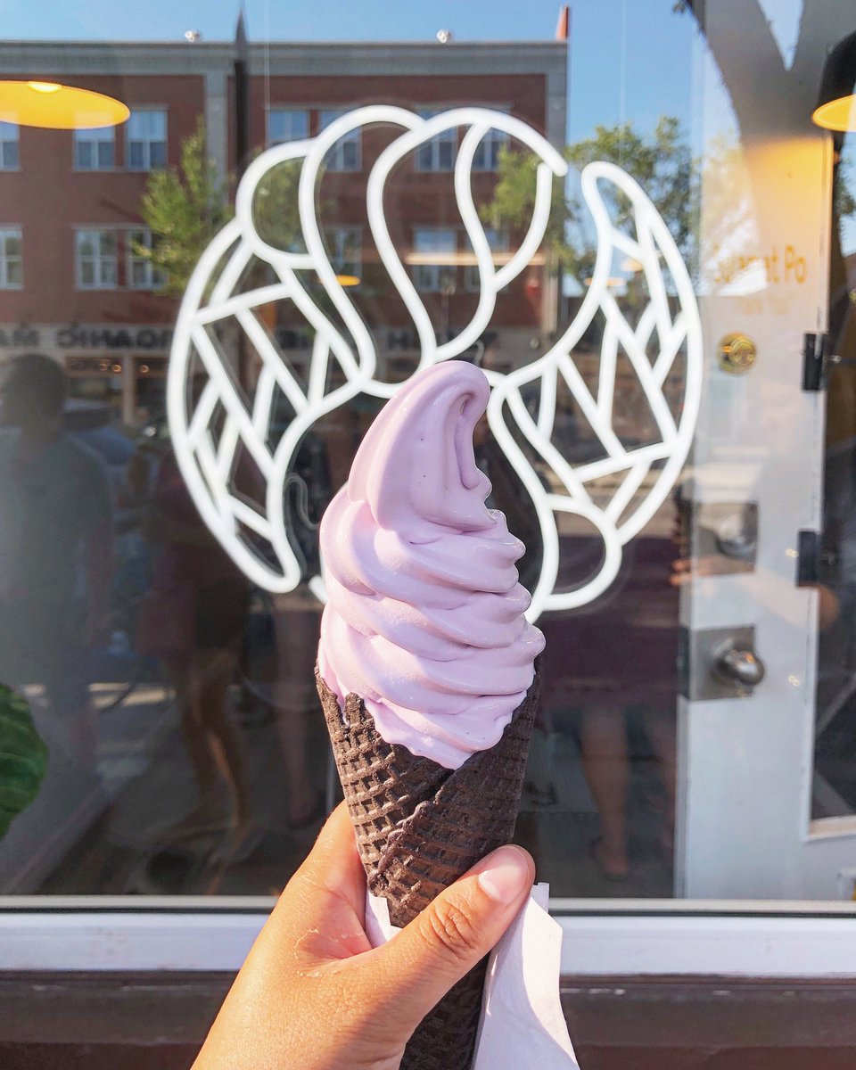 lindork's tweet photo. 🎁 * DEC 8 GIVEAWAY! *🎁 Enter to win today’s 24 Days of Christmas Giveaways: ICE CREAM FOR A YEAR from @yelod_icecream (one cone per month x 12 months: $72 value) Follow Yelo’d &amp; RT for a chance to win! 🤶 

Check my blog for more entries! https://t.co/9Al5yGbhmC #yeg #yegfood https://t.co/ANaDAyLNvN