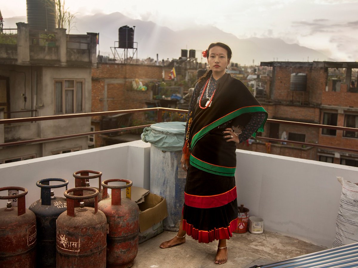 Want to celebrate #InternationalWomensDay with us on Fri 8 Mar '19? Take part in artist <a href="/catrineval/">catrineval</a> #thechangingroom project. @LoungeLuton invites Catrine to create portraits of women from Luton &amp; we want to hear from you. For more info check this link ow.ly/fA6u30mTW3s