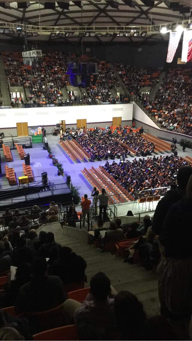 KathyV1214's tweet photo. SHSU Commencement 12/07/2018..God is so faithful https://t.co/Gouh43I84A