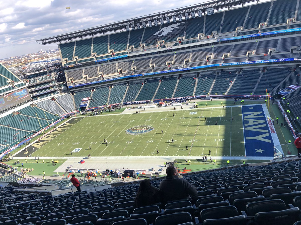 ffeo85's tweet photo. Great day for football!!! #ArmyNavy https://t.co/pQsNcZXqrH