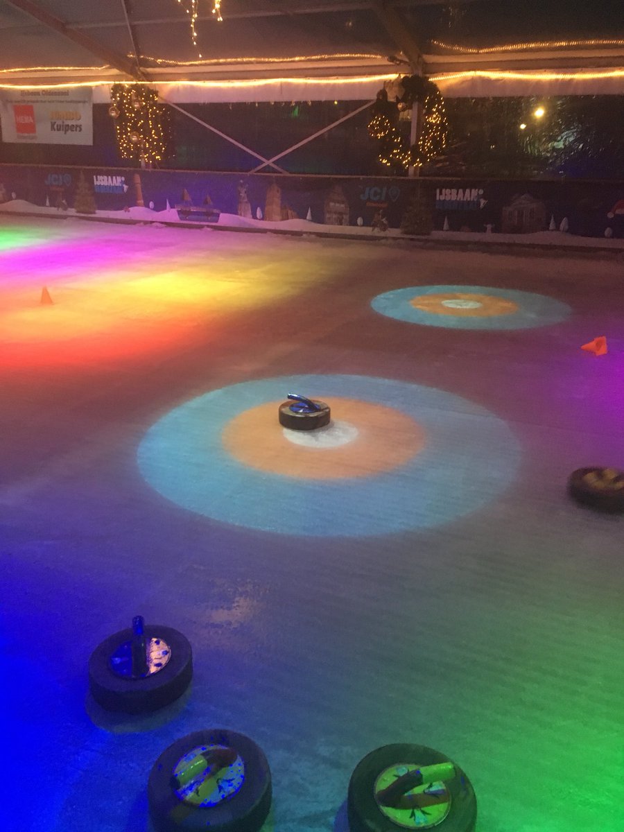HekmanSuelmann's tweet photo. Leuke  en goed georganiseerde Curling Competitie tussen bedrijven in Oldenzaal. Grote deelname en enthousiaste collega’s. https://t.co/Ib6agEvi0c
