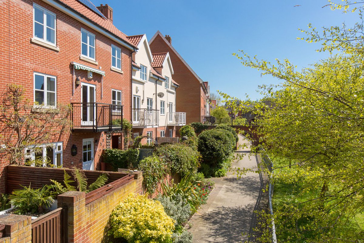 NorwichChewtonR's tweet image. Sold, Sold Sold - Are you considering selling in 2019? Please contact #chewtonrose for a free #marketappraisal #Norfolk #Norwich #luxuryhome #farmhouse #townhouse #Victorian
01603 622017
e.norwich@chewtonrose.co.uk